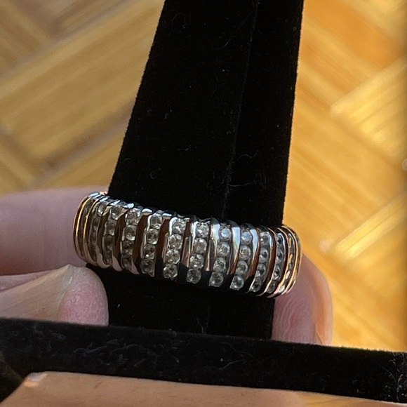 Unisex sterling & CZ band ring - Picture 8 of 8